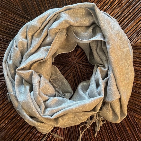 Elegant Silver Women's Scarf - Picture 6 of 7